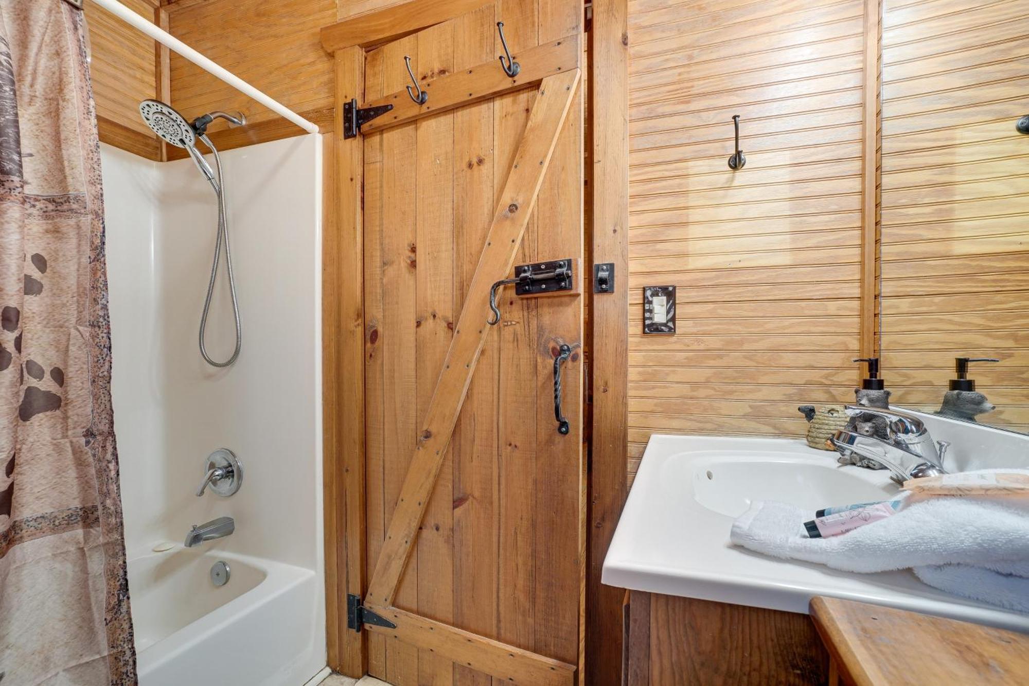 Secluded Family Retreat In Dahlonega With Hot Tub! Vila Exterior foto